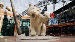 Tigers statue outside Comerica park